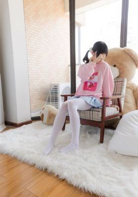 免费看美女扒开胸让人玩_超清高清在线